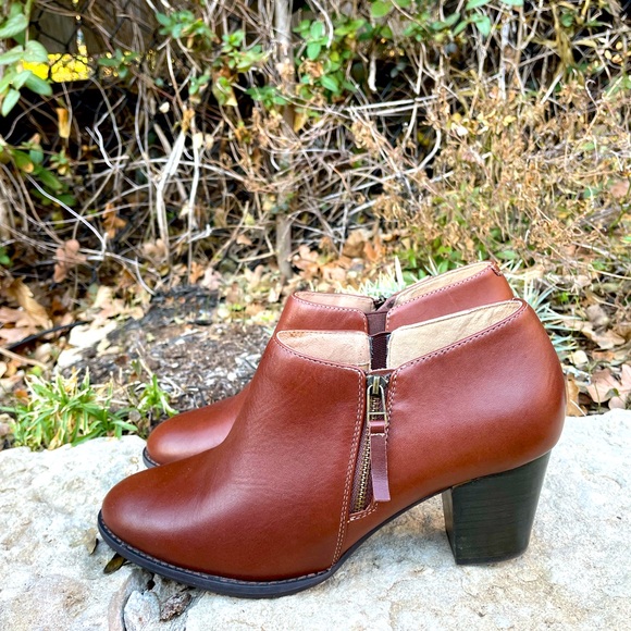 Vionic, Upright Taber, #322, Size 10, Color Toffee - Picture 2 of 8